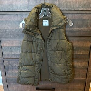 Old Navy Olive Green Puffer Vest sz S